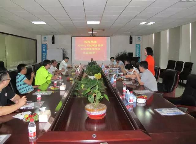 /><br />
</span></span> 
</p>
<p style=